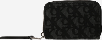 Calvin Klein Jeans Kukkaro värissä musta: etupuoli