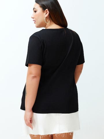 Trendyol Curve Póló - fekete
