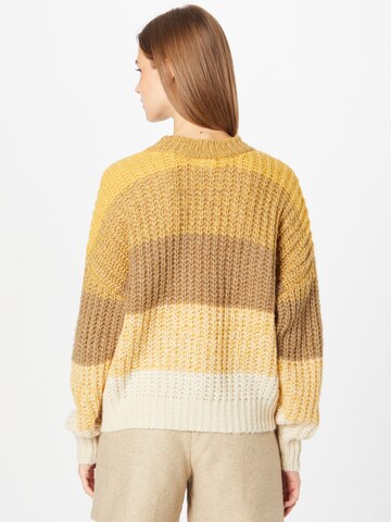 VILA Пуловер 'Olivia' в жълто