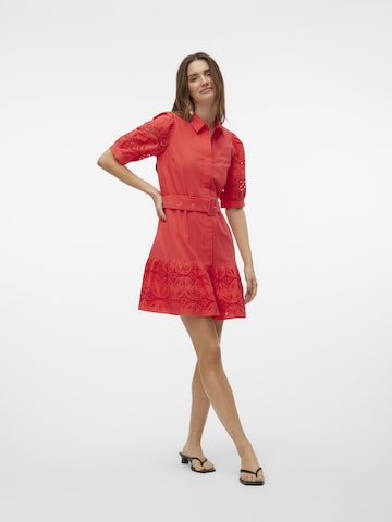Robe-chemise 'NYNNE' VERO MODA en rouge