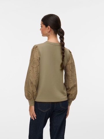 VERO MODA Sweatshirt in Green