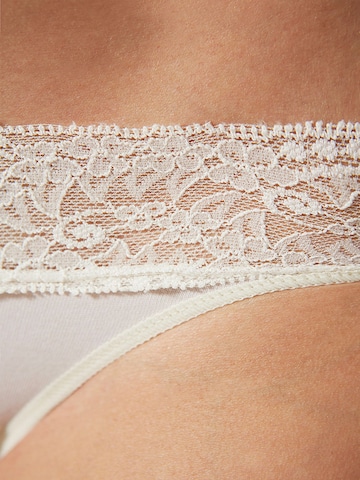 zd ZERO DEFECTS Panty 'Venus lace low waist panty soy fiber' in Weiß