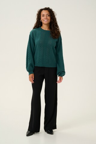 Cream Sweater ' Holiday' in Green