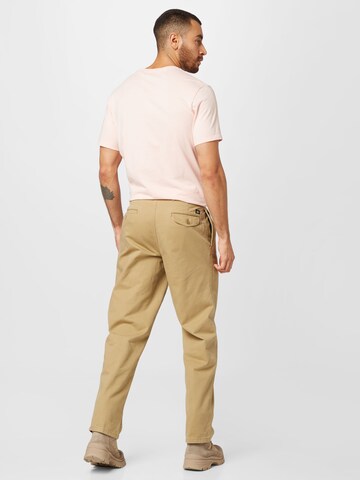 regular Pantaloni con pieghe 'KHAKI' di Dockers in beige