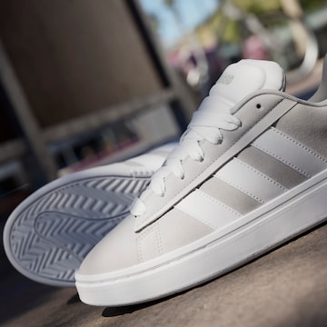 ADIDAS SPORTSWEAR Σνίκερ χαμηλό 'Grand Court Alpha 00s' σε γκρι