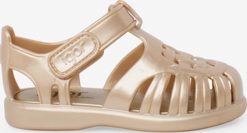 IGOR Beach & swim shoe in Gold: front