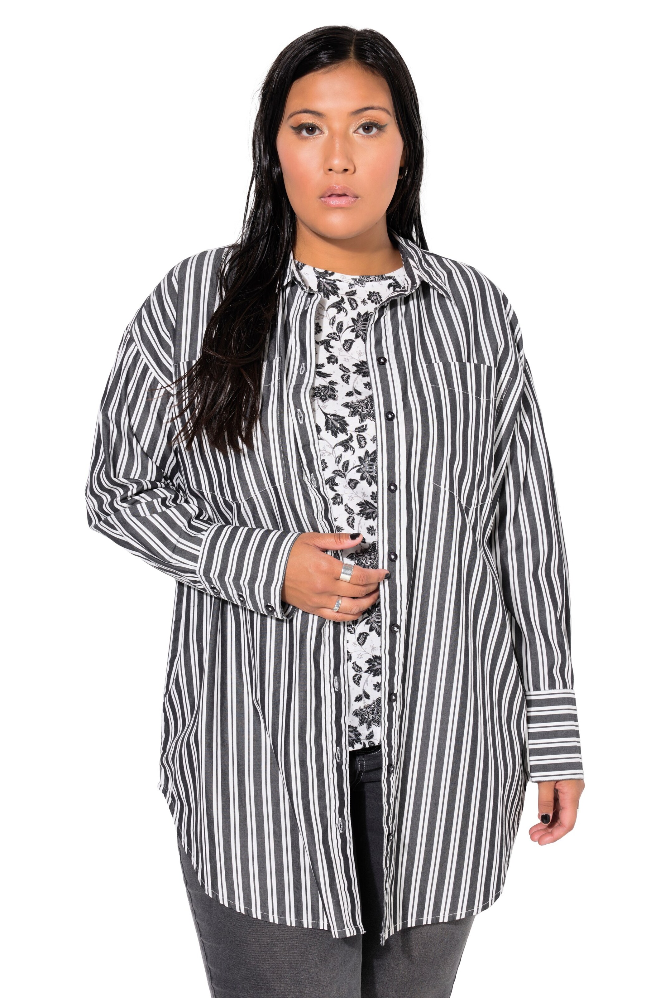 Studio Untold Bluse in Schwarz: Vorderseite