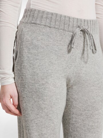 DEHA Slim fit Trousers in Grey