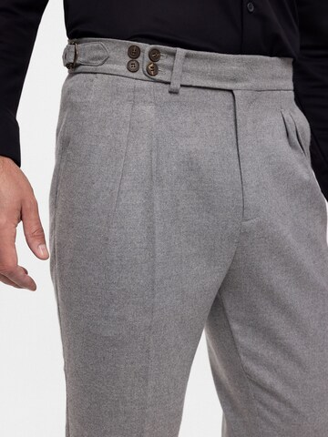 Antioch Tapered Hose in Grau