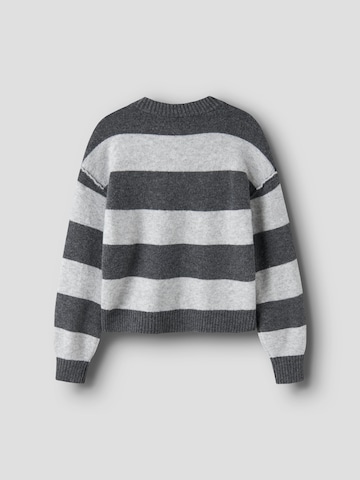 LMTD Sweater in Grey