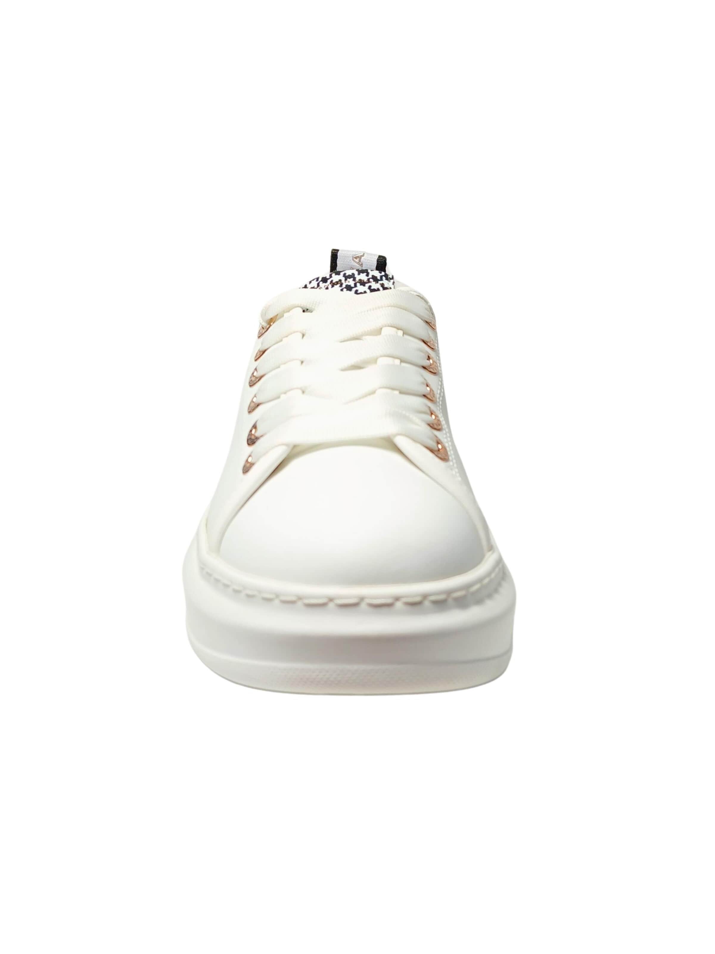 Baskets basses Alexander Smith en blanc