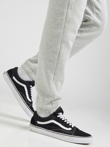 GAP Tapered Hose in Grau