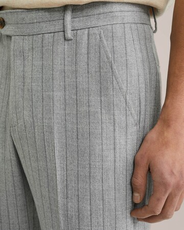 Coupe slim Pantalon à plis WE Fashion en gris