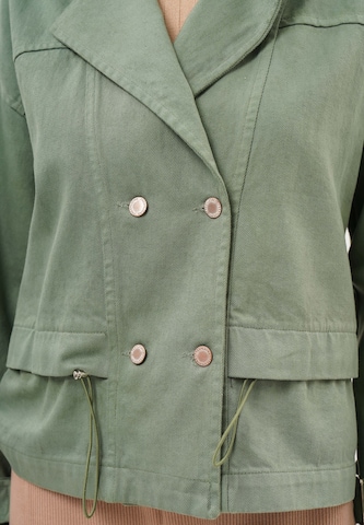 FRESHLIONS Between-Season Jacket in Green