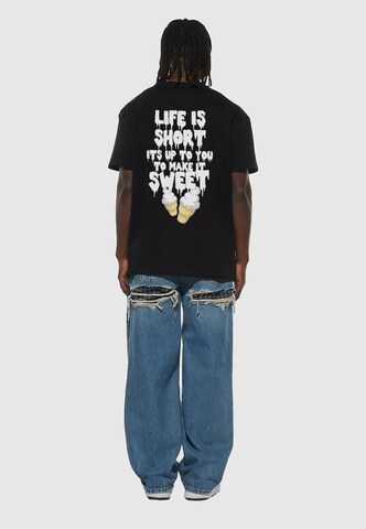 Lost Youth T-Shirt 'Life Is Sweet' in Schwarz