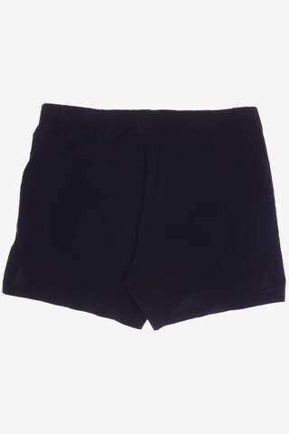 PEAK PERFORMANCE Shorts in 34 in Black