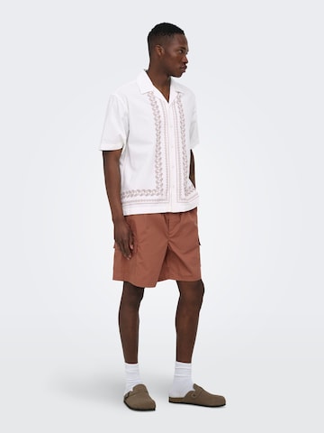 Fit confort Chemise 'ONSNero' Only & Sons en blanc