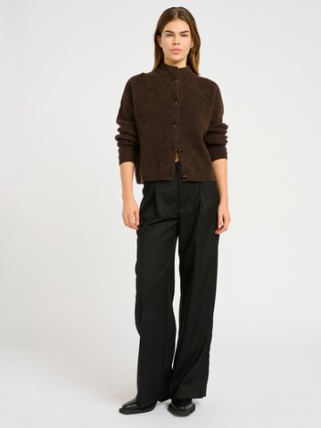 Gestuz Strickjacke 'Alpha' in Braun