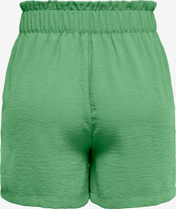 Regular Pantaloni 'Divya' de la JDY pe verde