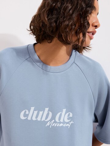 Tricou de la Friends Like These pe albastru