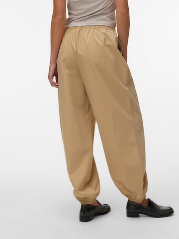 VERO MODA Barrel Nadrág 'VMJose' - barna