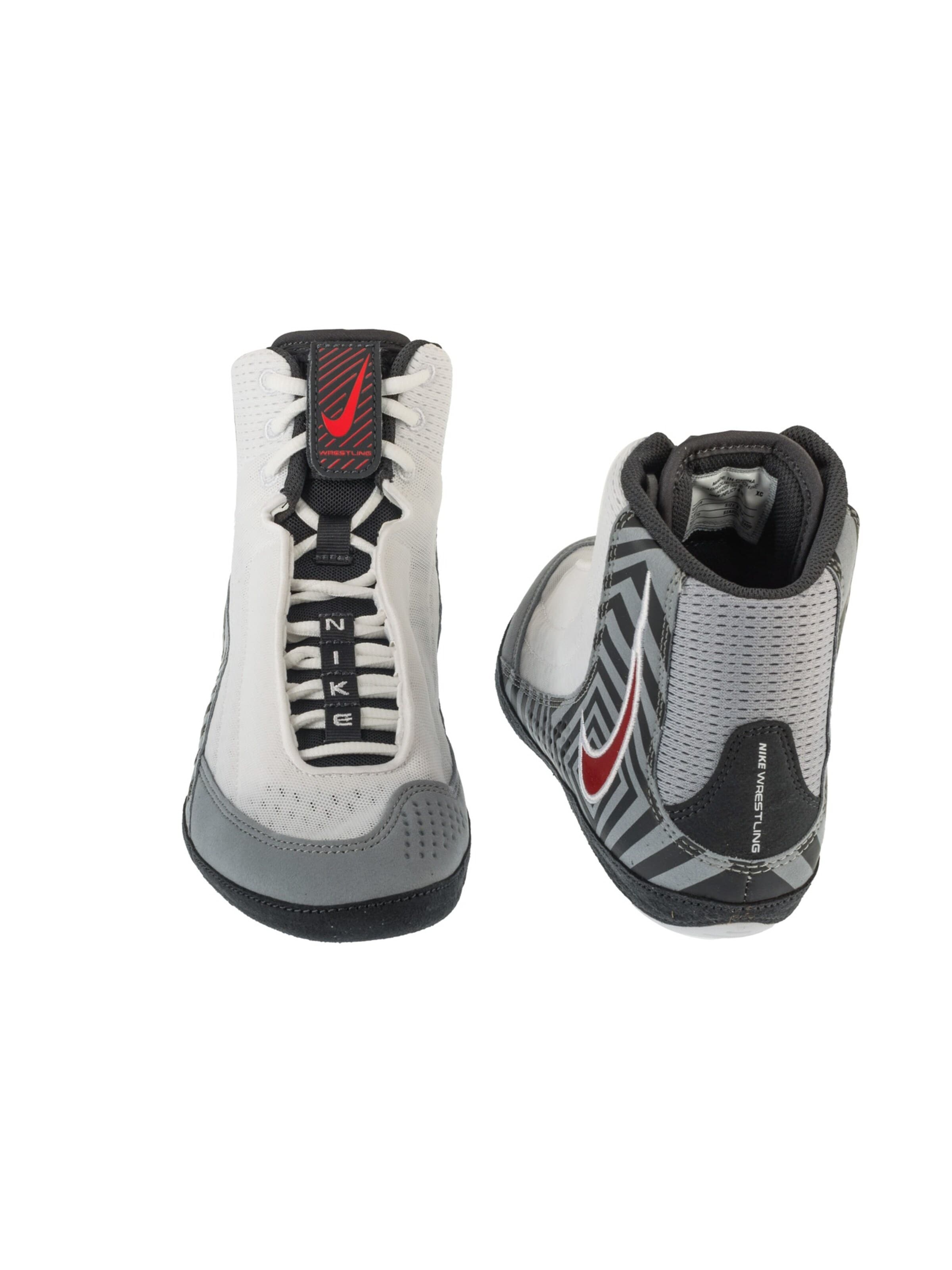 NIKE Sports shoe 'Inflict 4 SE' in Grey