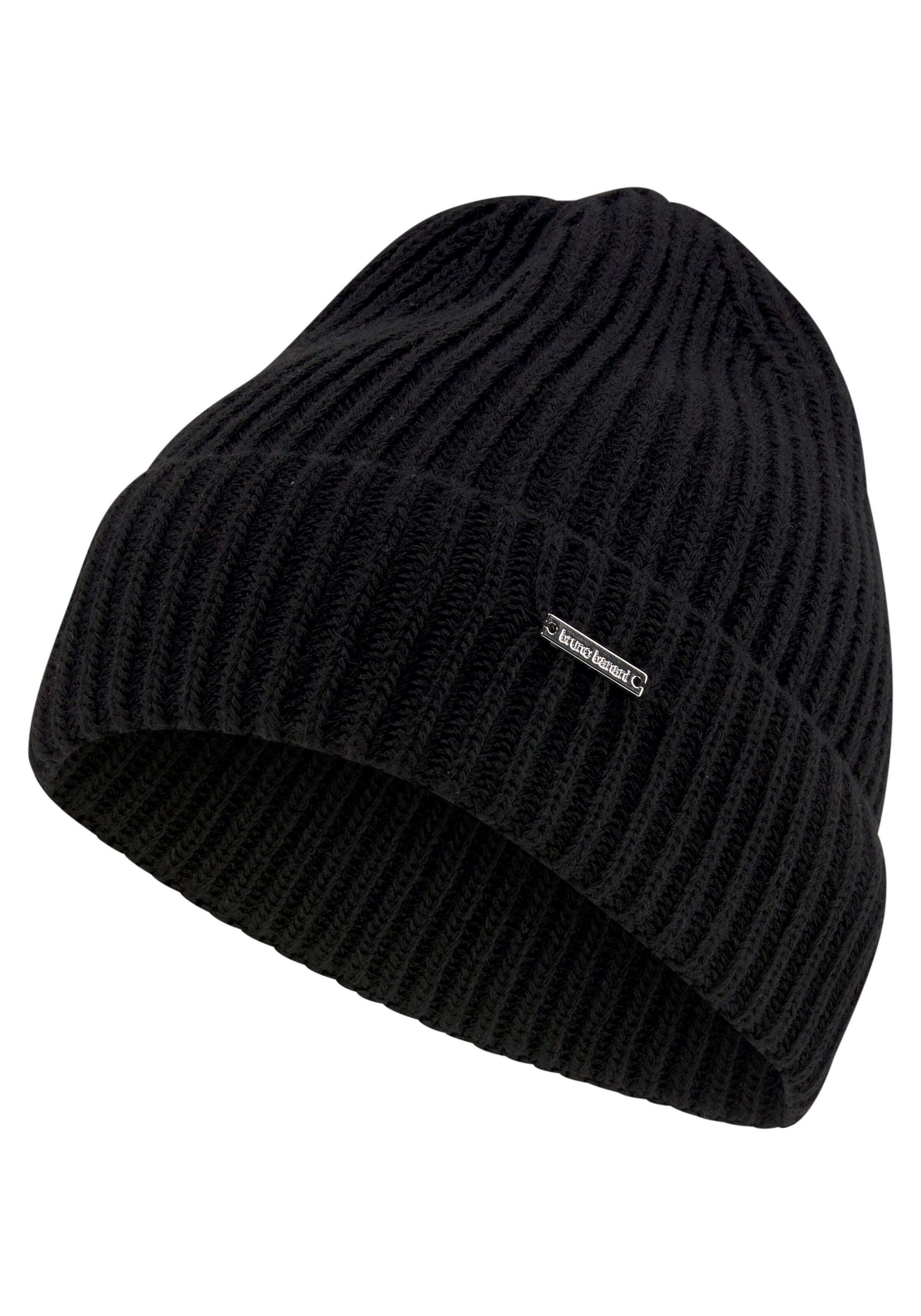 Bruno Banani Beanie in Black: front