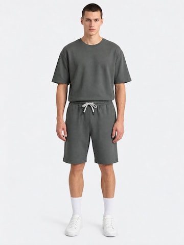 Completo per l'allenamento di Tommy Life in grigio