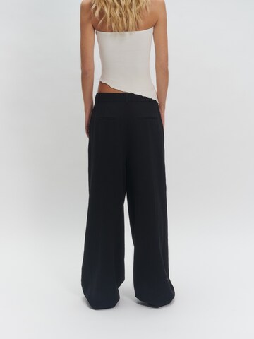 millane Wide leg Pleat-Front Pants 'Thalisa' in Black