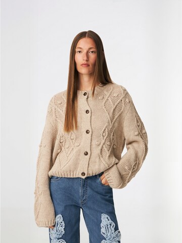 modström Cardigan ' Dahliamd ' in Beige: Vorderseite