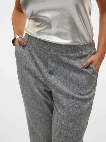 Vero Moda Curve Regular Broek 'SILVA' in Grijs