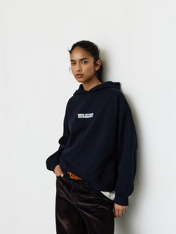 Pull&Bear Sweatshirt in Blau