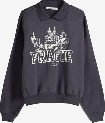 Bershka Sweatshirt in Grau: predná strana