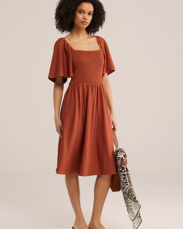 WE Fashion Dress in Orange