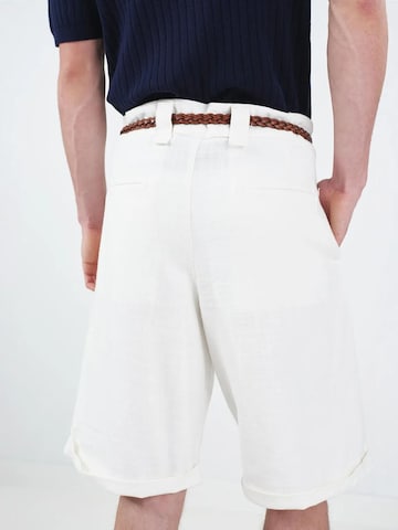 Giesto Wide leg Chino trousers in White