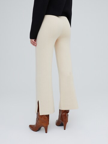 EDITED - Bootcut Pantalón 'Genevieve' en beige