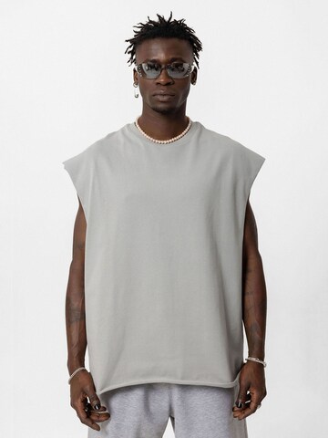 T-Shirt 'Daffodil' VAMOS CLO en gris : devant
