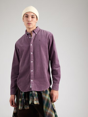 Carhartt WIP Regular Fit Paita 'Madison' värissä lila: etupuoli