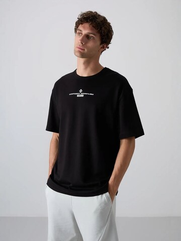 Tommy Life Shirt in Black: front