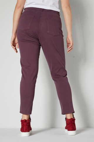 Coupe slim Pantalon Janet & Joyce en rouge