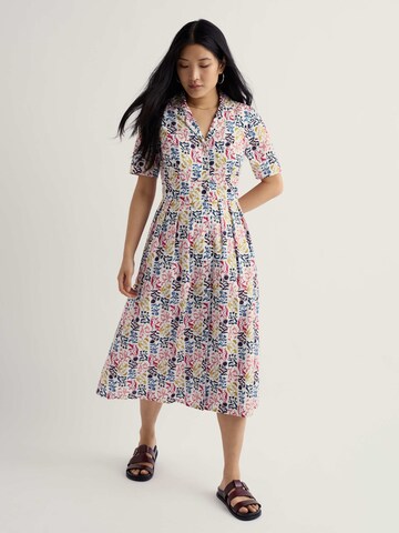 Seasalt Cornwall - Vestidos camiseiros 'Charlotte' em branco: frente