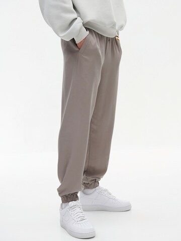 Smiles Tapered Trousers 'Enno' in Beige