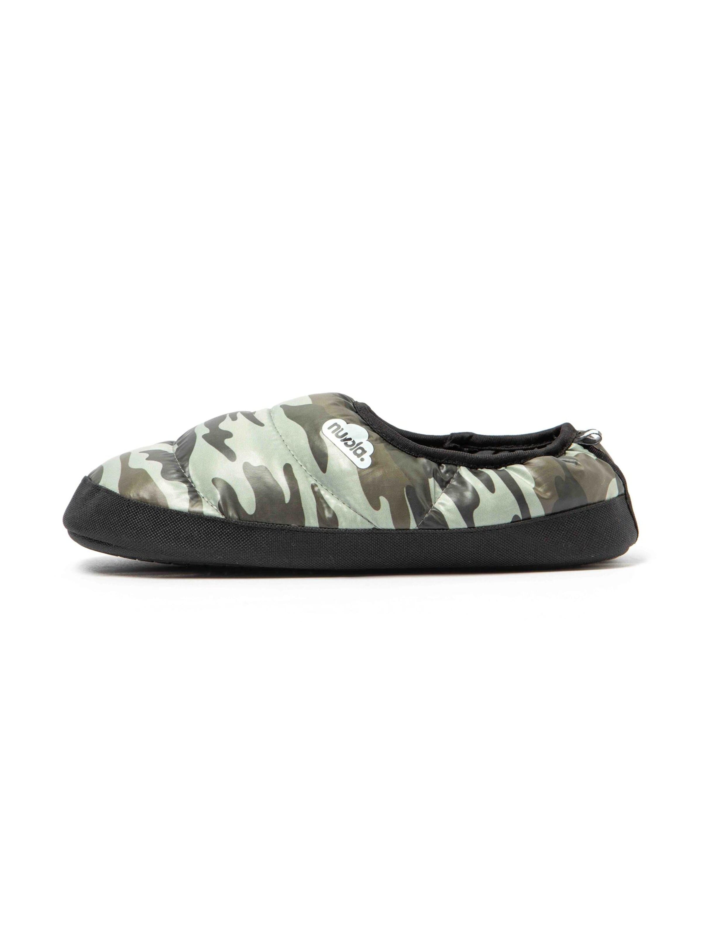 Nuvola. - Pantufa em verde: frente
