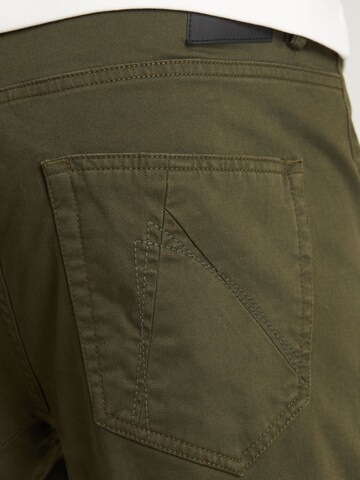 CHASIN' Regular Chino ' Resa.L Magnus ' in Groen