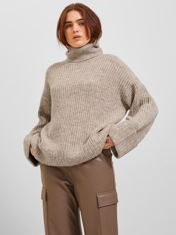 JJXX Sweater in Beige: front