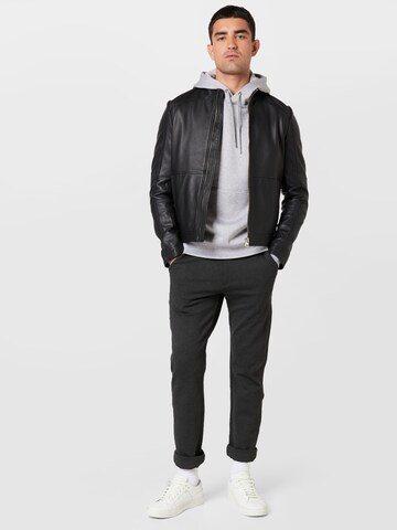 BOSS Black Sweatshirt 'Seeger' in Grau