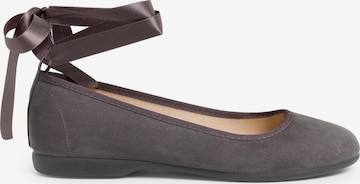Pisamonas Ballerina in Grau: Vorderseite