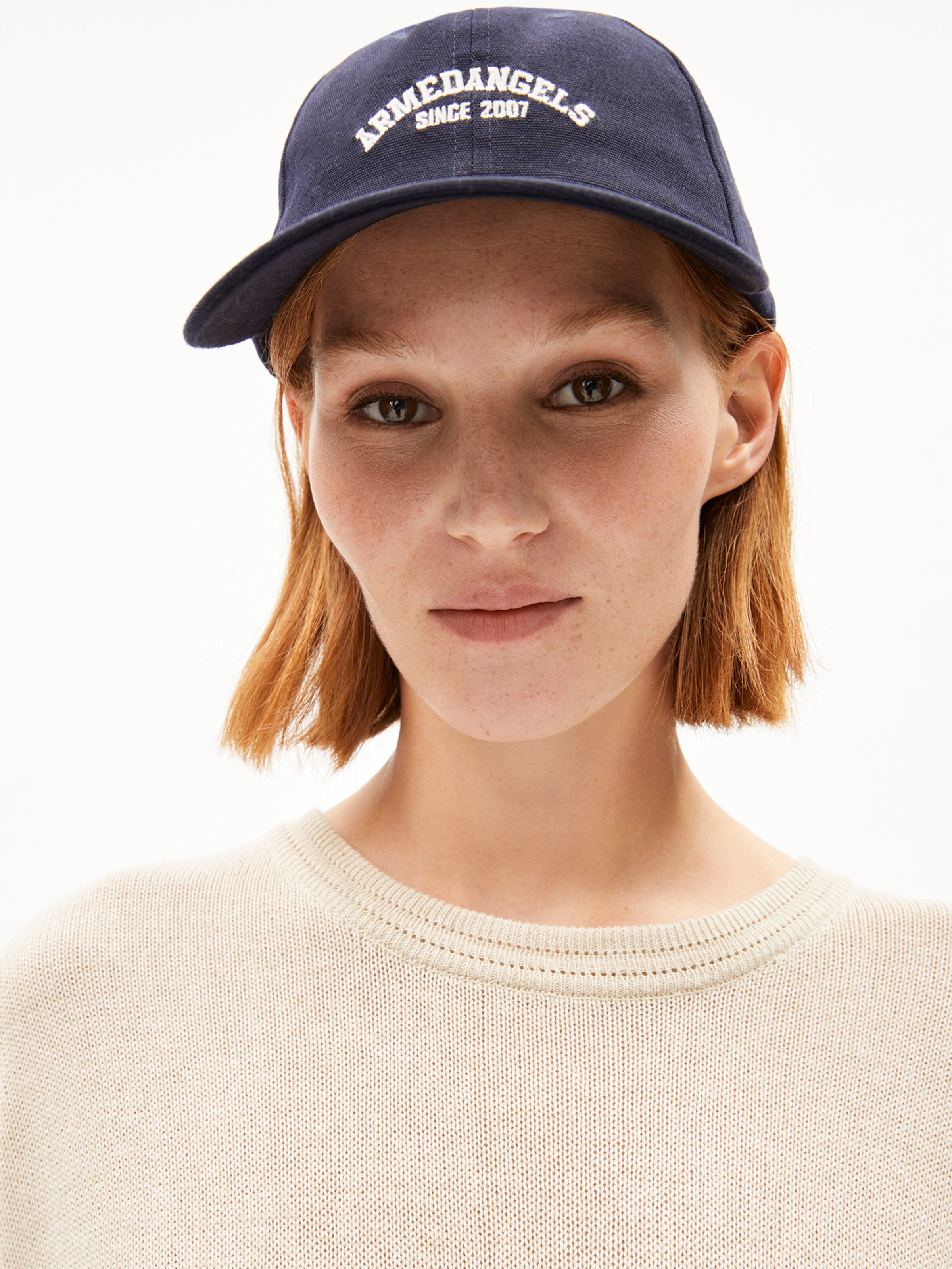 ARMEDANGELS Gebreide jurk in Wit: voorkant