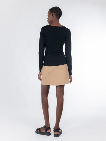 Influencer Sweater in Black