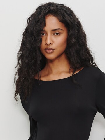 Robe RÆRE by Lorena Rae en noir